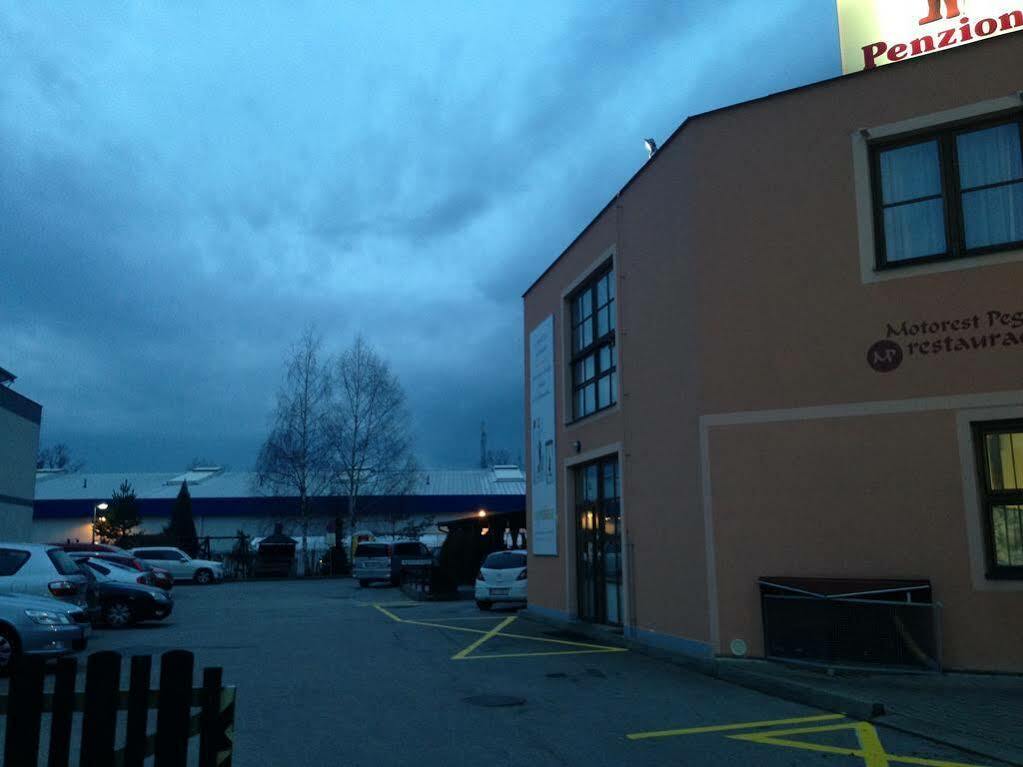 Pension Pegast Ceske Budejovice Extérieur photo